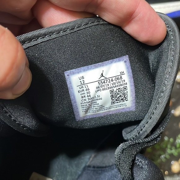 Air Jordan mid black royal hyper size 12 comes with og box worn only a few times - Picture 2 of 5